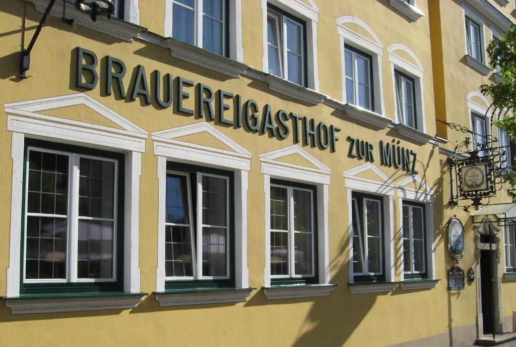 Brauereigasthof zur Münz seit 1586 Günzburg Exterior foto
